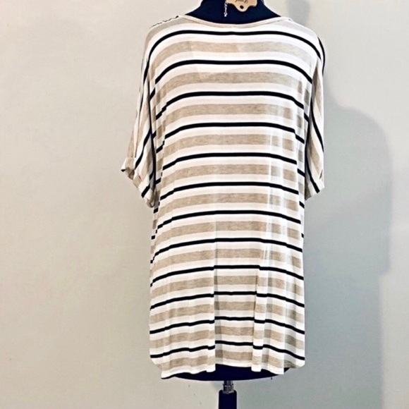 Nice lightweight button down tied top. USA made - Picture 2 of 3